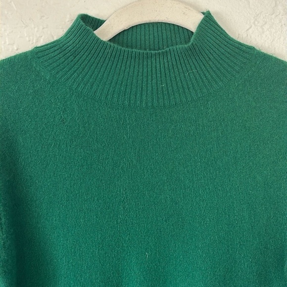 J. Crew Vibrant Green 100% cashmere Mock Neck Sweater XS - Picture 2 of 6